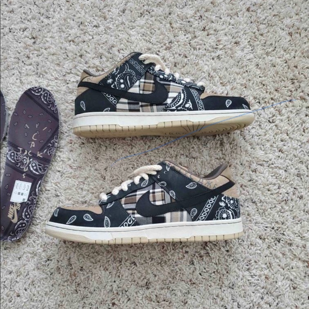 Travis Scott dunks